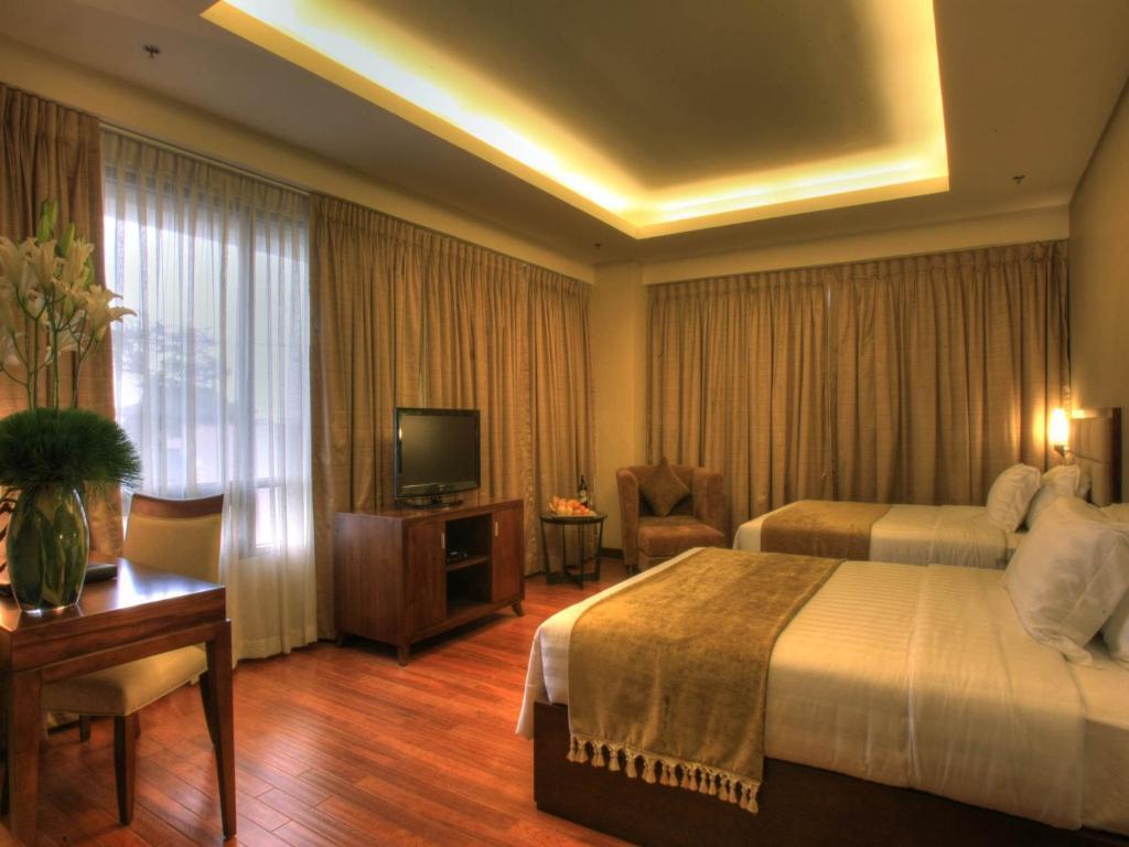 Armada Hotel Манила Екстериор снимка