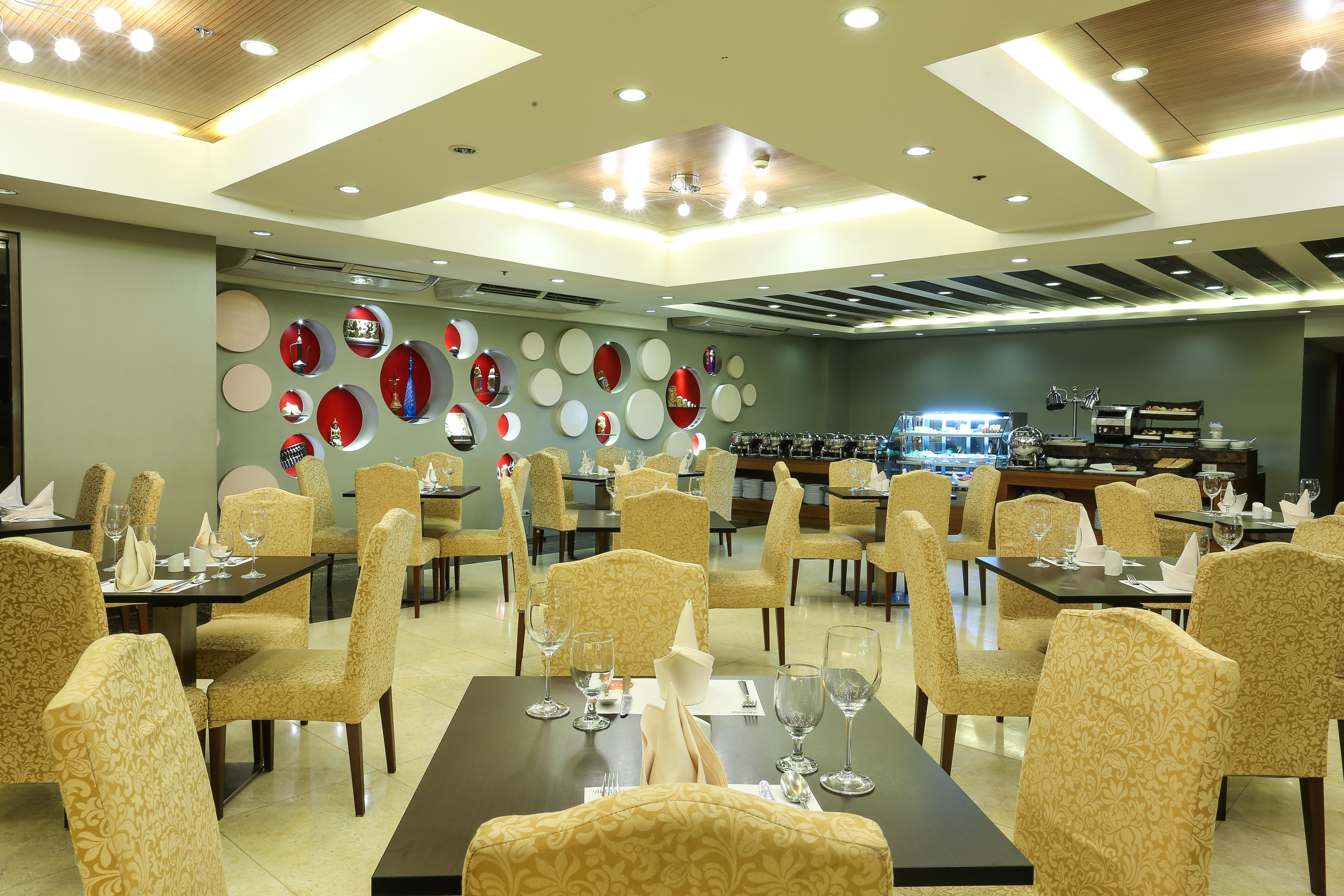Armada Hotel Манила Екстериор снимка