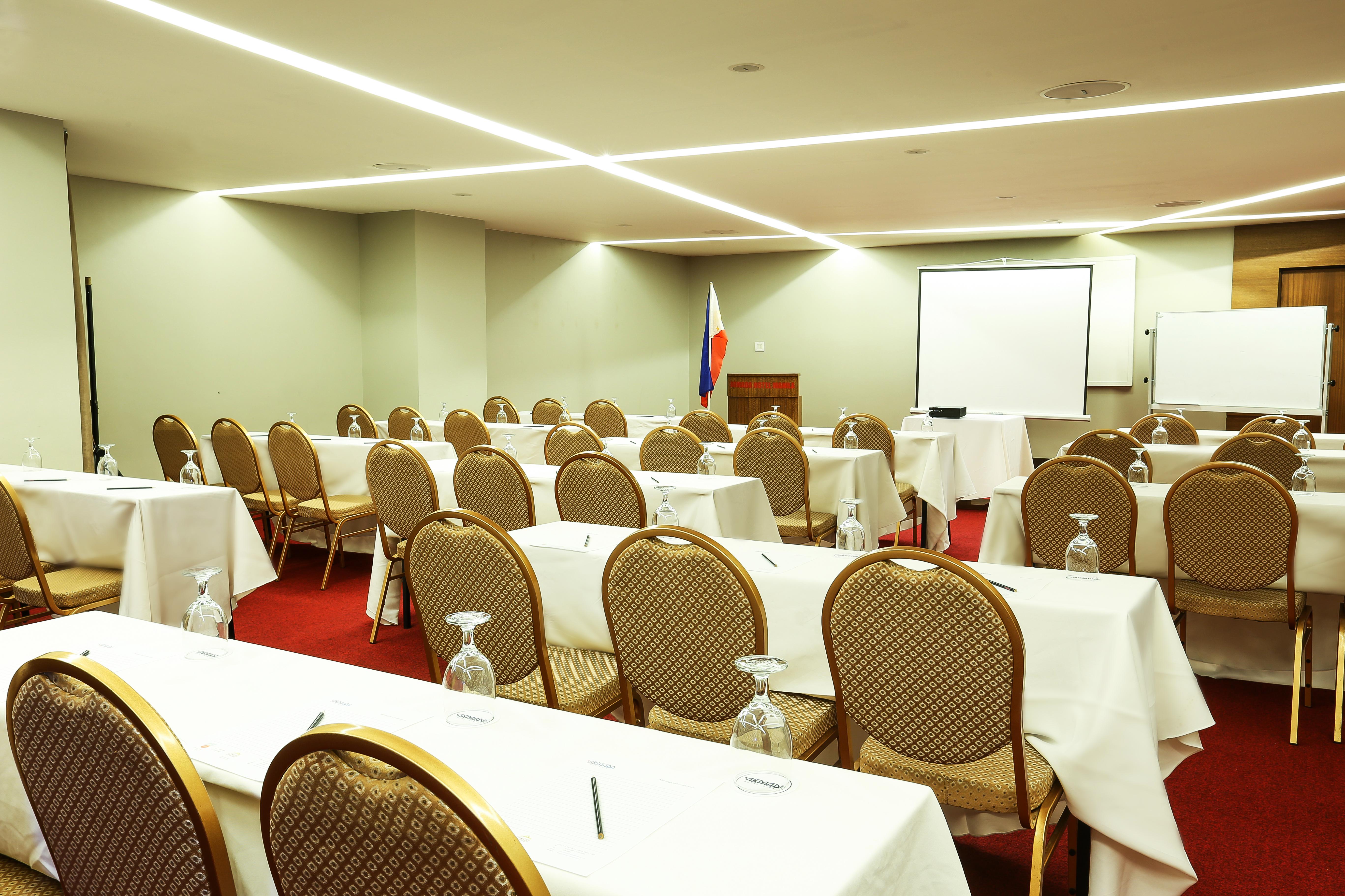 Armada Hotel Манила Екстериор снимка