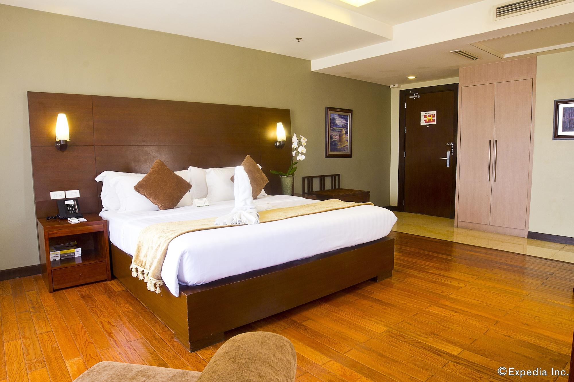 Armada Hotel Манила Екстериор снимка