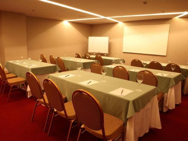 Armada Hotel Манила Екстериор снимка