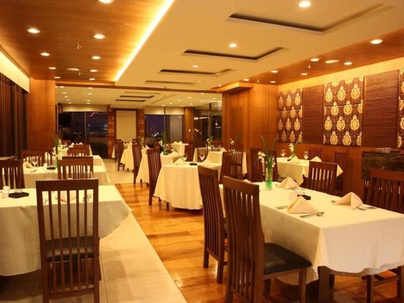 Armada Hotel Манила Екстериор снимка