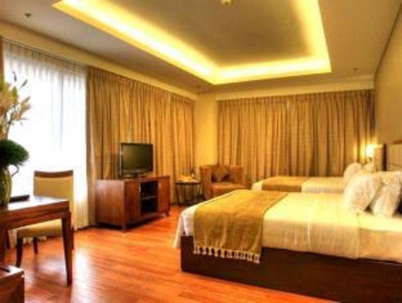 Armada Hotel Манила Екстериор снимка