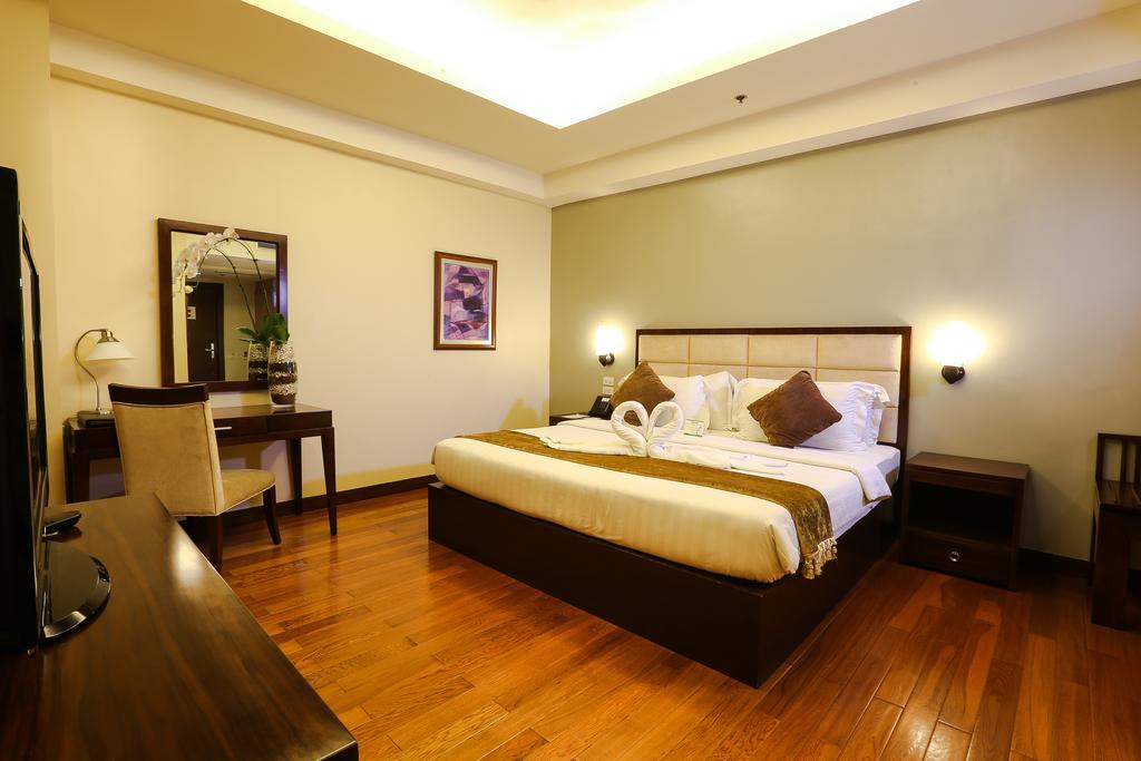 Armada Hotel Манила Екстериор снимка